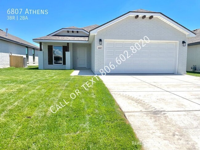 Primary Photo - Beautiful 3 bed 2 bath home with turfed ba...