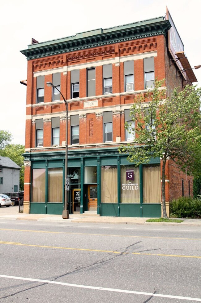 Primary Photo - 1033 7th St W