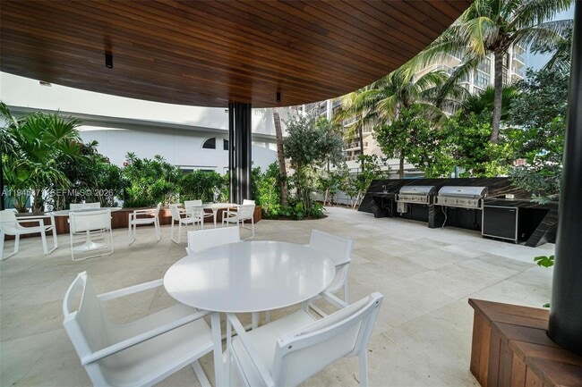 Building Photo - 6365 Collins Ave