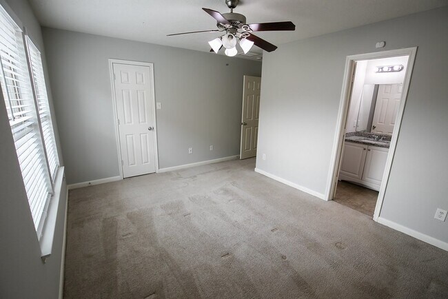 Building Photo - 2727 Piney Lake Ct