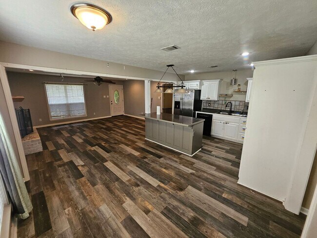Building Photo - 110 Lacey Ln