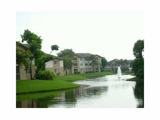 Building Photo - 9833 Westview Dr