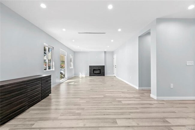 Building Photo - 545 Ivy St