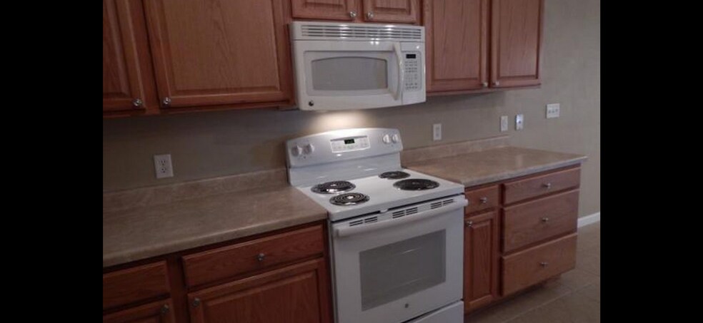 Building Photo - 2224 Madero Dr