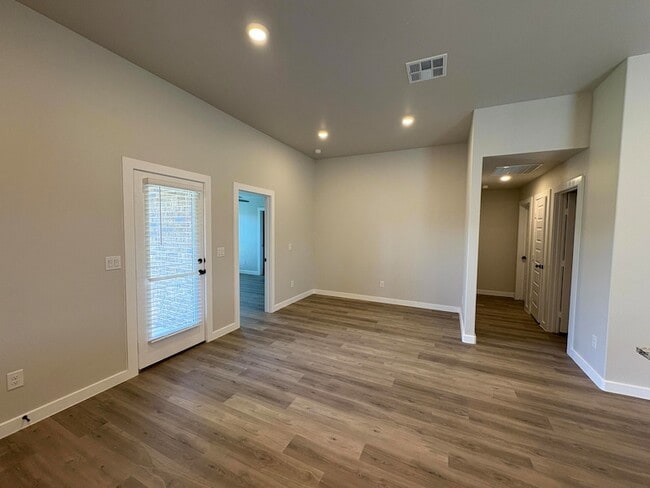 Building Photo - 2215 134th St