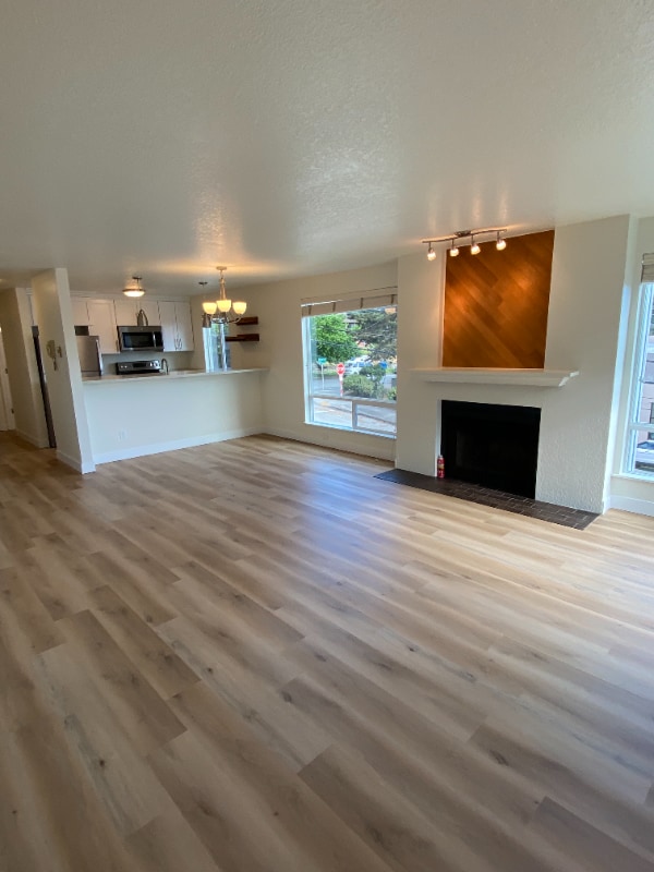 Building Photo - 1404 W Boston St