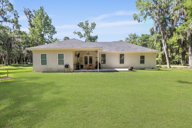 Building Photo - 3 Bedrooms, 2.5 Baths, and Endless Coastal Charm in Townsend, GA