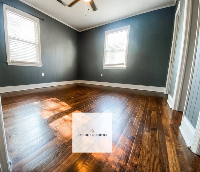 Building Photo - Cozy Two Bedroom Located Near Downtown Cli...