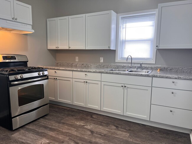 Building Photo - 4121/4123 7th Avenue