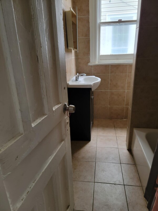 Building Photo - 13 Grove Pl