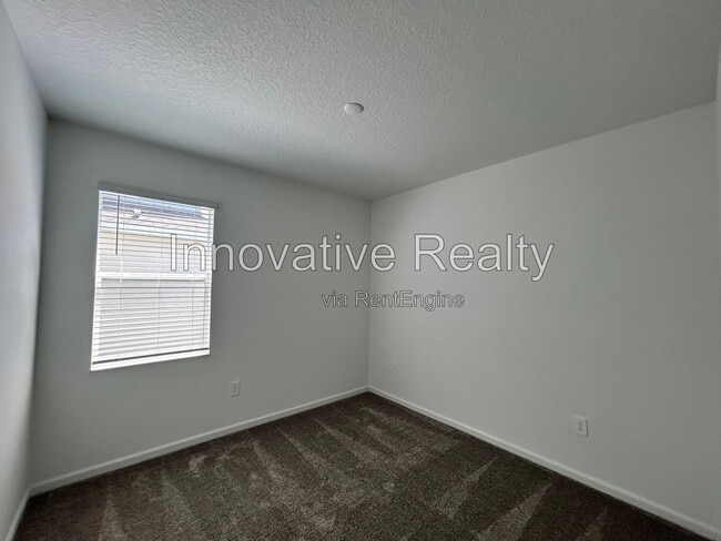 Building Photo - 699 Peroni Ave
