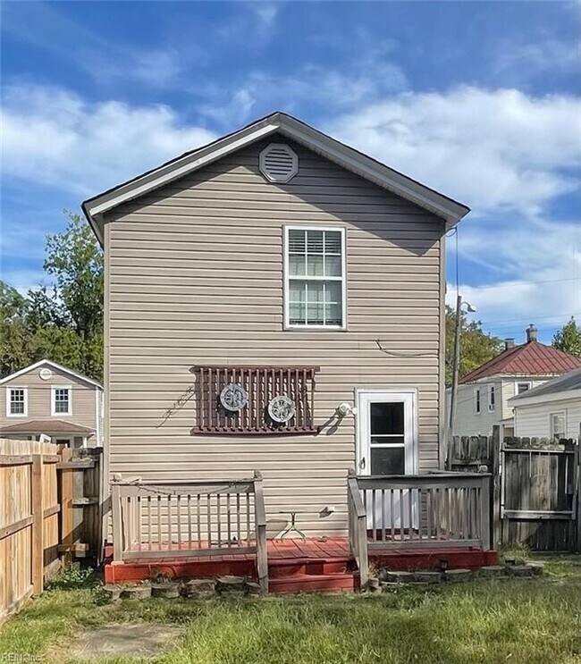 Building Photo - 1113 Covel St