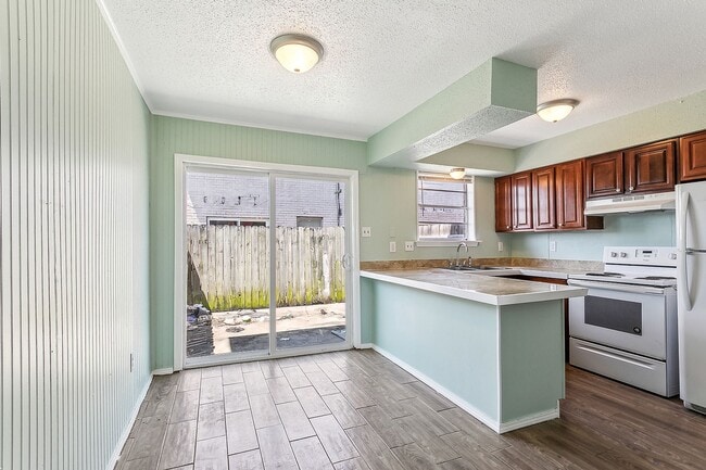 Building Photo - 1049 Tallow Tree Ln