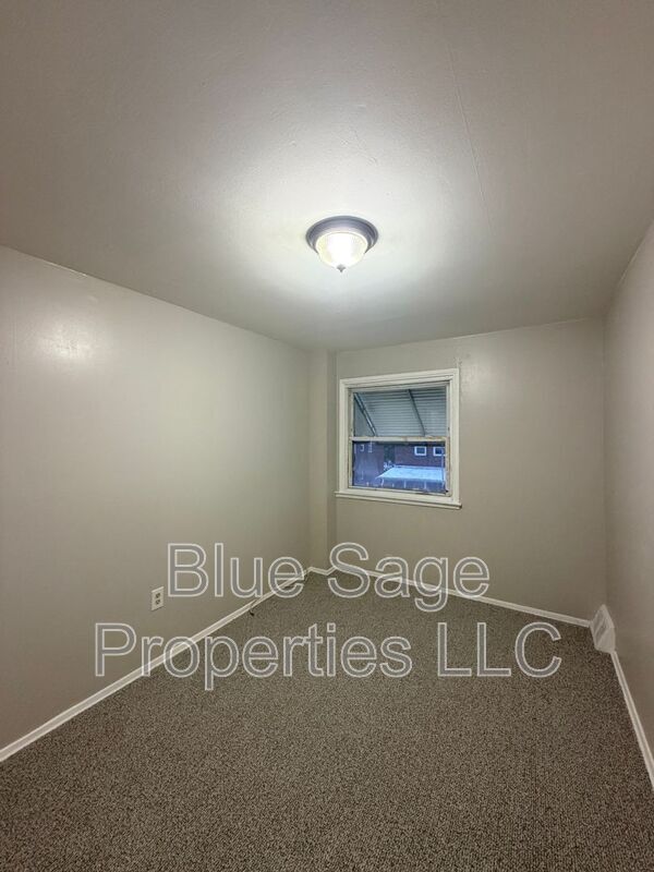 Building Photo - 3403 Township Line Rd