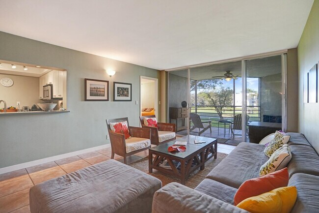 Building Photo - 1831 Sabal Palm Dr