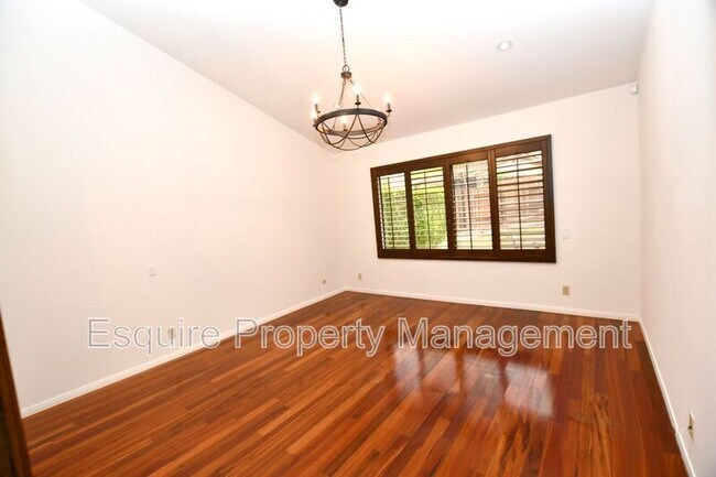 Building Photo - 4275 Silverado Dr