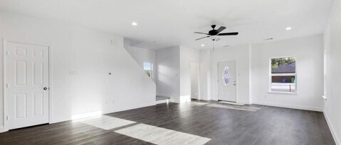 Building Photo - 3720 Washington St