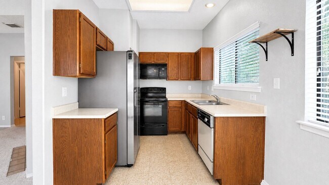 Building Photo - Northwest San Antonio Rental - 3/2 - Near SeaWorld, Alamo Ranch & Lackland AFB