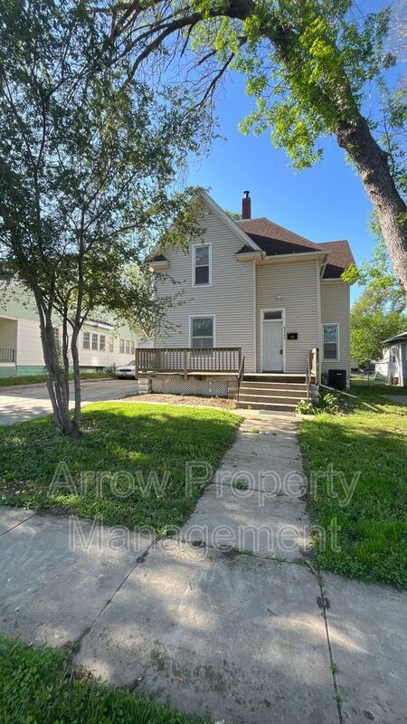 Primary Photo - 3245 S Street