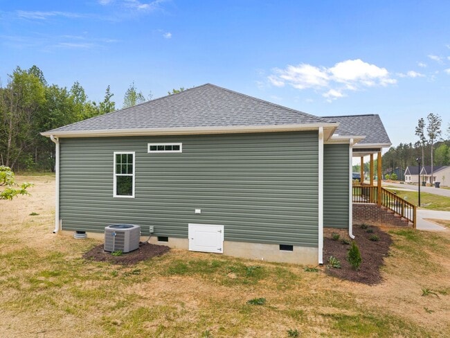 Building Photo - 55 Leisure Ln