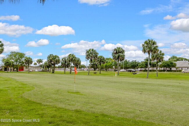Building Photo - 2125 Golf Isle Dr