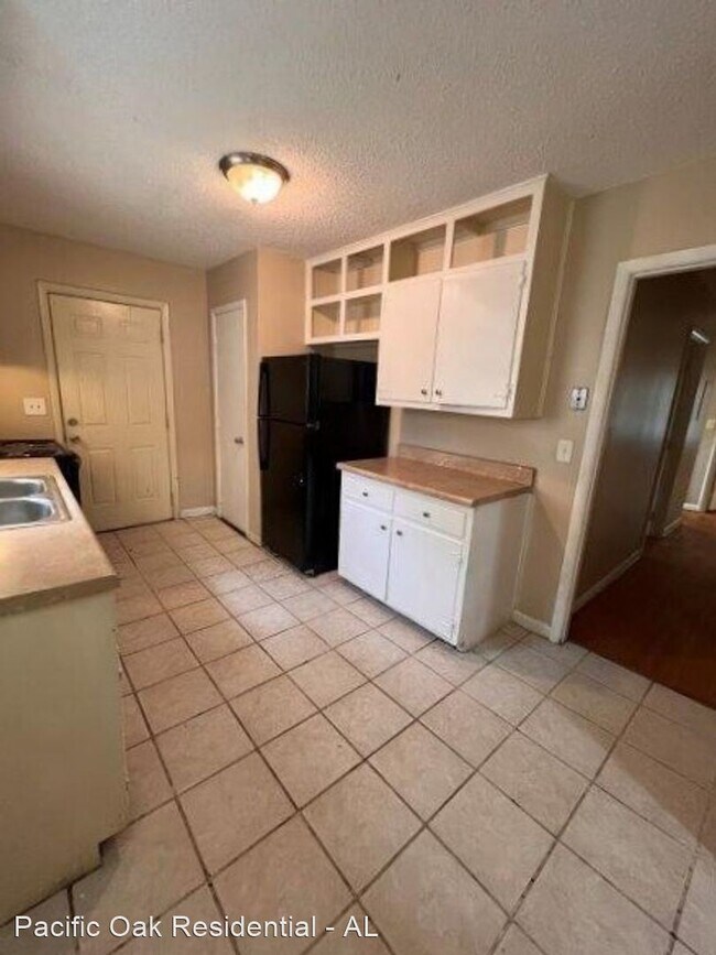 Building Photo - 3 br, 1 bath House - 108 16th Court Cir NE