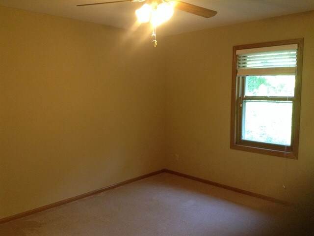 Building Photo - 430 E Clancy St