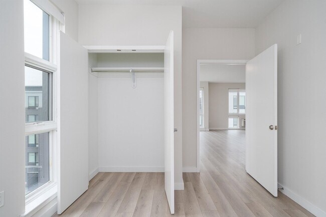 Building Photo - 16 Bennett St