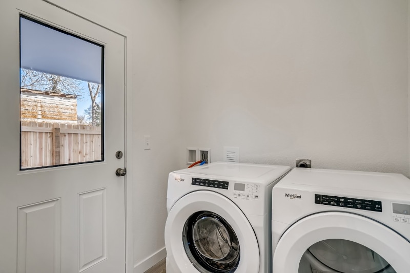 Building Photo - 708 Martin St