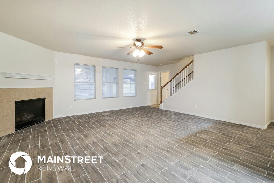 Building Photo - 16700 Foursquare Dr