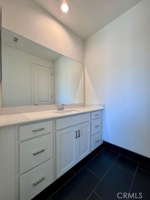 Building Photo - 25061 River Peak Dr
