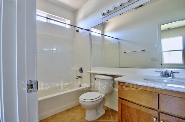 Building Photo - 34567 Spindle Tree St