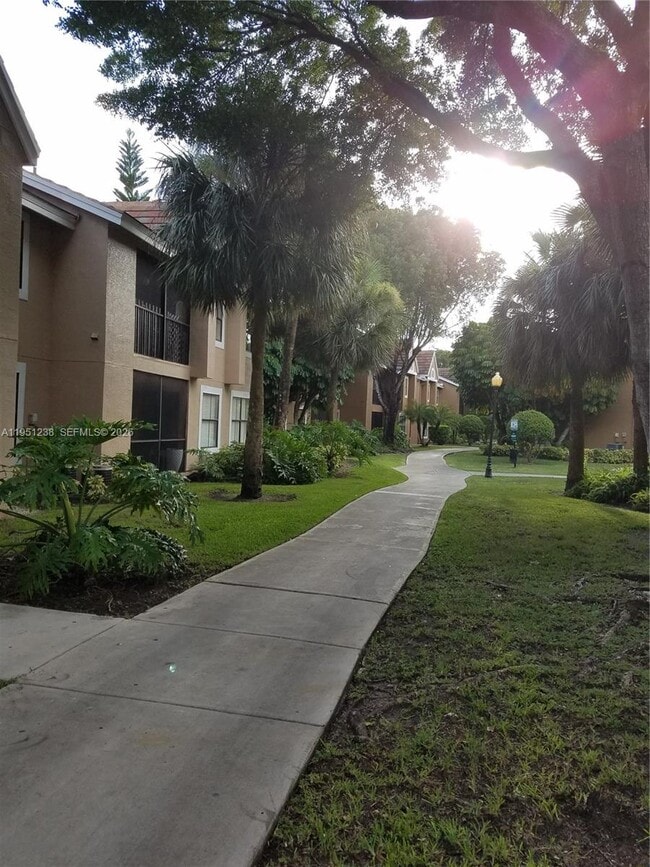 Building Photo - 15570 SW 105th Ln