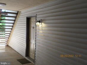 Building Photo - 1645 Carriage House Terrace
