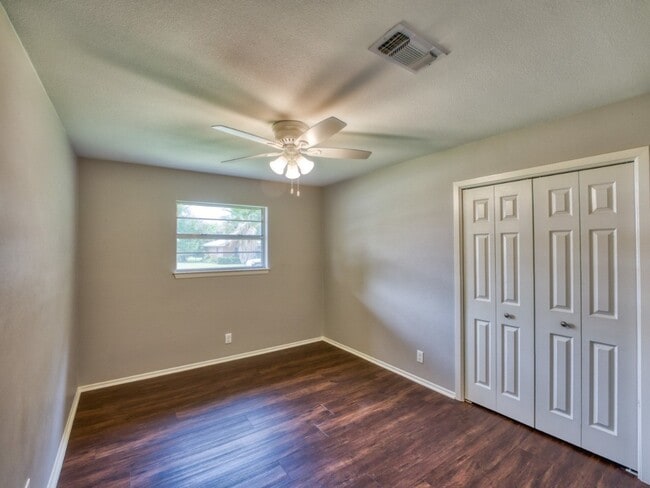 Building Photo - 207 McGee Trail