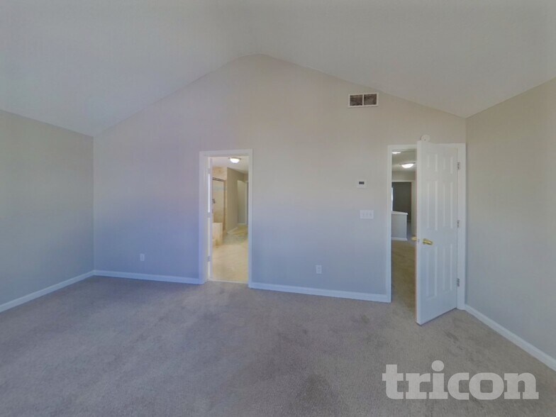 Building Photo - 325 Cadeleigh Ct
