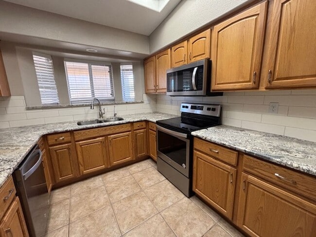 Building Photo - 3 Bedroom - 2 Bath Home