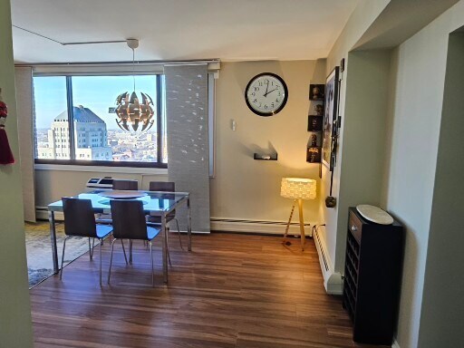 Building Photo - 6325 N Sheridan Rd