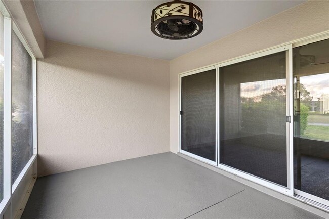 Building Photo - 26922 White Plains Way
