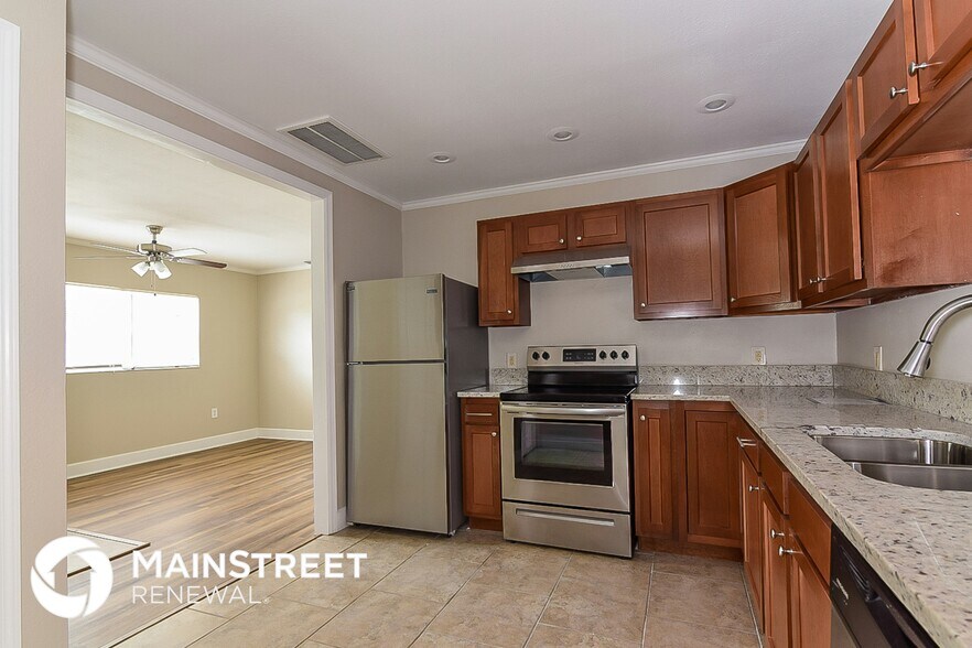 Building Photo - 510 Longfellow Blvd