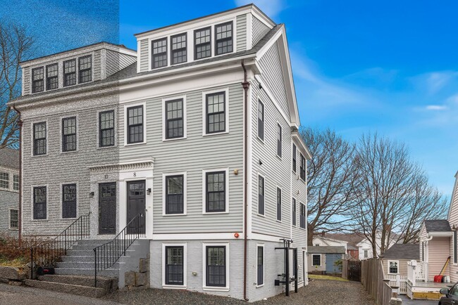 Building Photo - WINTER RENTAL: Portside Glimpse