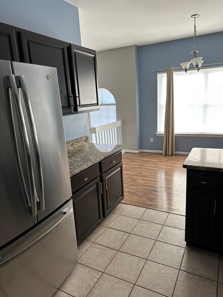 Building Photo - 49467 Pointe Xing