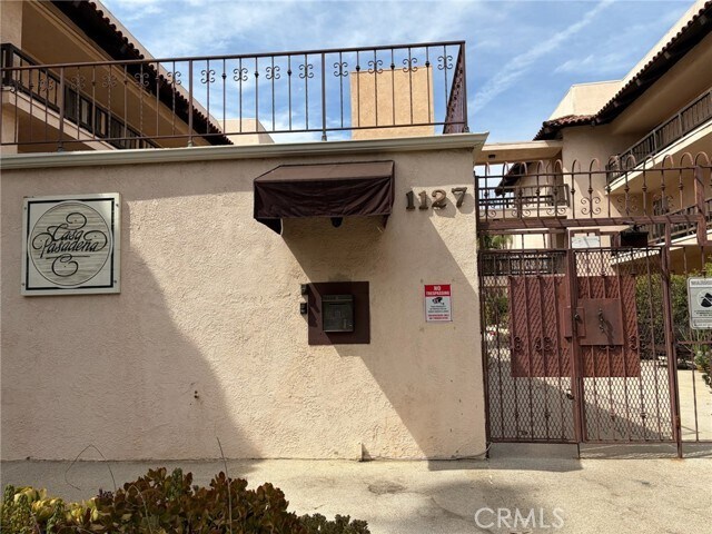Building Photo - 1127 E Del Mar Blvd