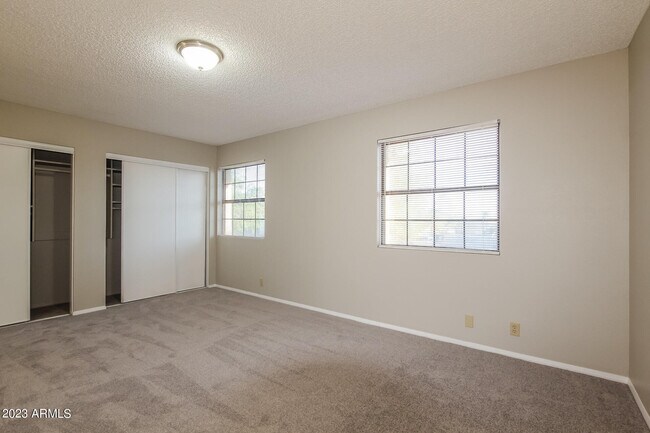 Building Photo - 3830 W Marconi Ave