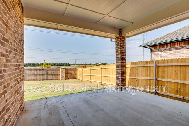 Building Photo - 8301 NW 163rd Ter