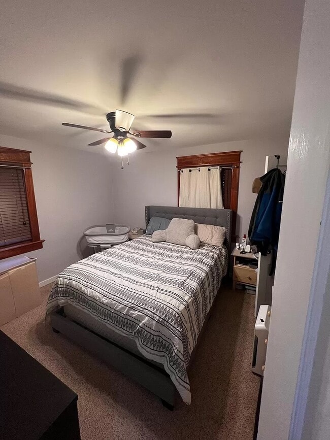 Building Photo - 821 S Ivy St