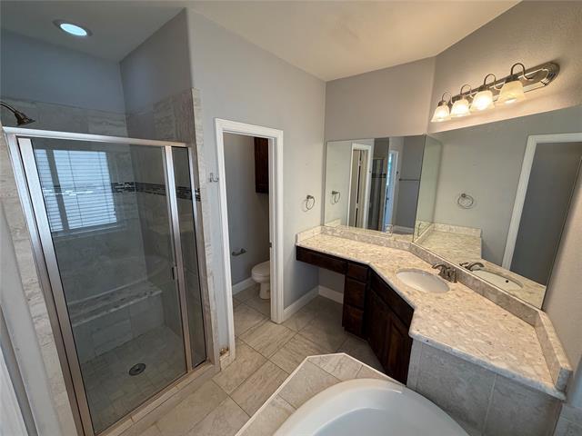 Building Photo - 2417 Kingsgate Dr