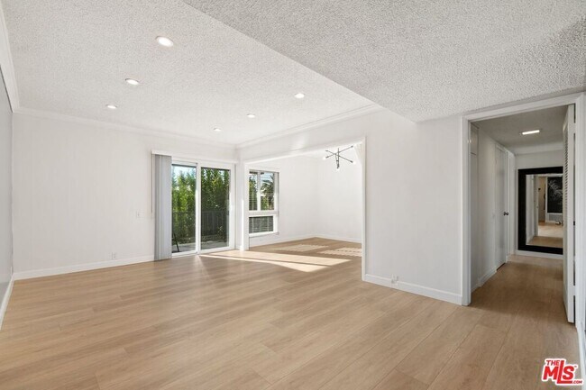 Building Photo - 3166 S Sepulveda Blvd