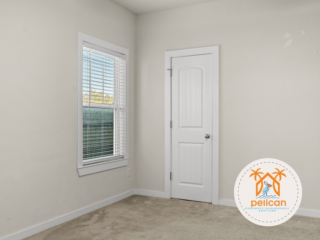 Building Photo - Charming Home in Desirable Pensacola Location