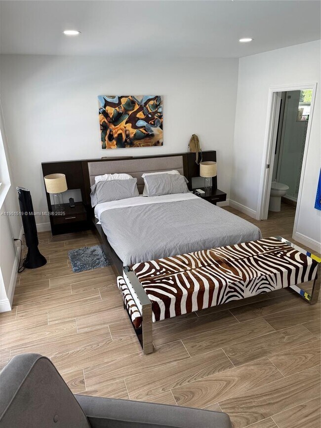 Building Photo - 1637 SE 1st St